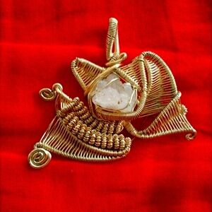 Quartz cluster pendant 10kt GOLD